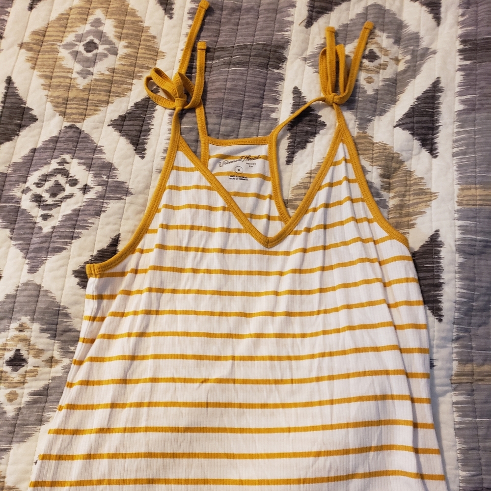 Universal threads tank top